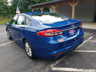 2017 Ford Fusion SE   - Photo 6 - Madison, OH 44057