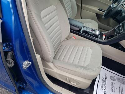 2017 Ford Fusion SE   - Photo 16 - Madison, OH 44057