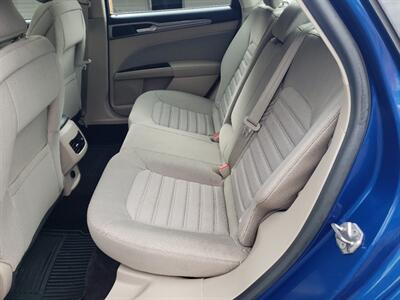2017 Ford Fusion SE   - Photo 10 - Madison, OH 44057