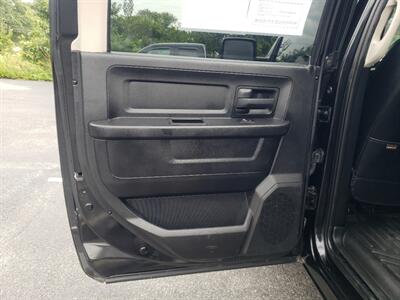2015 RAM 1500 Express - Photo 11 - Madison, OH 44057
