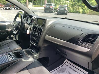 2017 Dodge Grand Caravan GT - Photo 16 - Madison, OH 44057