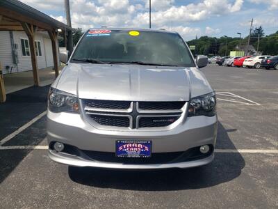 2017 Dodge Grand Caravan GT - Photo 2 - Madison, OH 44057