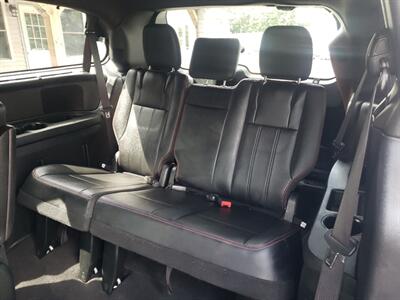 2017 Dodge Grand Caravan GT - Photo 10 - Madison, OH 44057