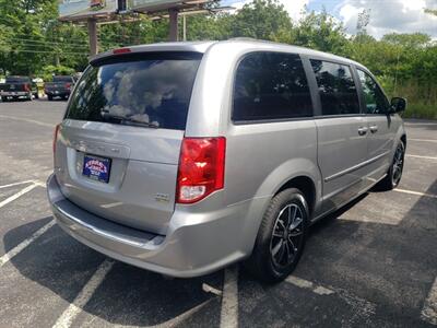 2017 Dodge Grand Caravan GT - Photo 4 - Madison, OH 44057