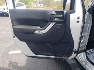 2012 Jeep Wrangler Sahara   - Photo 11 - Madison, OH 44057