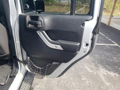 2012 Jeep Wrangler Sahara   - Photo 14 - Madison, OH 44057