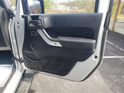 2012 Jeep Wrangler Sahara   - Photo 13 - Madison, OH 44057