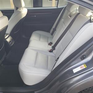 2013 Lexus ES 350 - Photo 10 - Madison, OH 44057