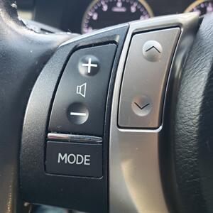 2013 Lexus ES 350 - Photo 30 - Madison, OH 44057