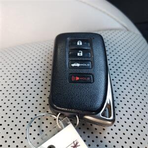 2013 Lexus ES 350 - Photo 44 - Madison, OH 44057