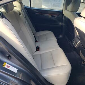 2013 Lexus ES 350 - Photo 19 - Madison, OH 44057