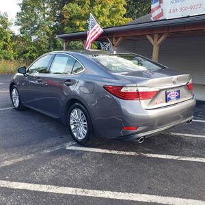 2013 Lexus ES 350 - Photo 6 - Madison, OH 44057