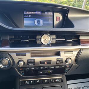 2013 Lexus ES 350 - Photo 24 - Madison, OH 44057