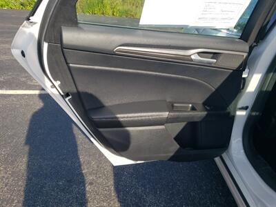 2017 Ford Fusion SE - Photo 13 - Madison, OH 44057