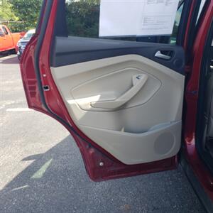 2016 Ford Escape Titanium   - Photo 14 - Madison, OH 44057