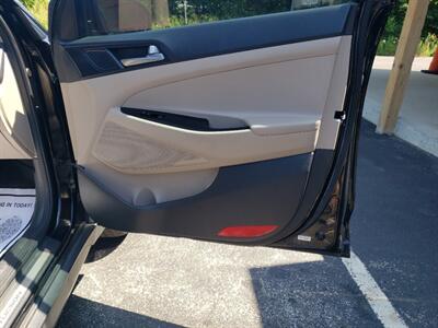 2016 Hyundai Tucson Limited - Photo 13 - Madison, OH 44057
