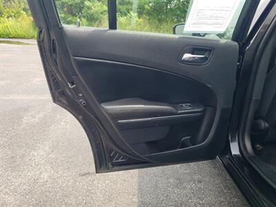 2011 Dodge Charger SE - Photo 12 - Madison, OH 44057