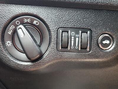 2011 Dodge Charger SE - Photo 25 - Madison, OH 44057