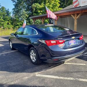 2017 Chevrolet Malibu LS   - Photo 7 - Madison, OH 44057
