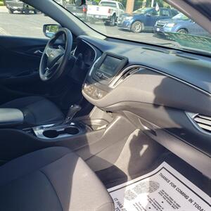 2017 Chevrolet Malibu LS   - Photo 16 - Madison, OH 44057