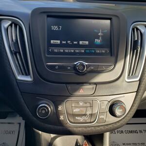 2017 Chevrolet Malibu LS   - Photo 19 - Madison, OH 44057