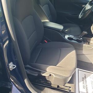 2017 Chevrolet Malibu LS   - Photo 15 - Madison, OH 44057