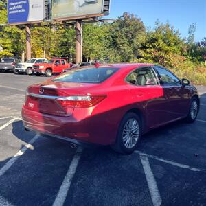2014 Lexus ES 350 - Photo 4 - Madison, OH 44057