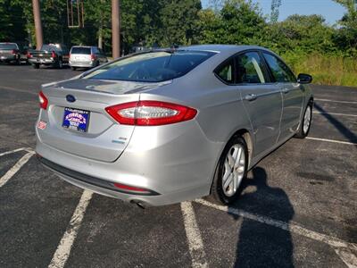 2016 Ford Fusion SE - Photo 4 - Madison, OH 44057
