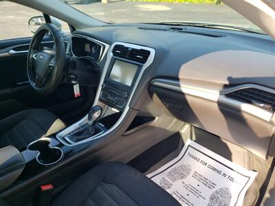 2016 Ford Fusion SE - Photo 16 - Madison, OH 44057