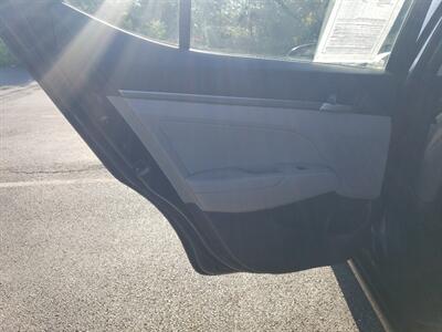 2018 Hyundai Elantra SEL - Photo 12 - Madison, OH 44057