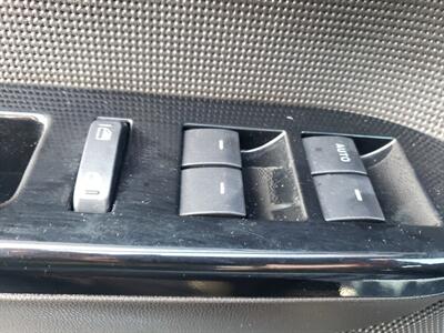 2012 Ford Escape Limited - Photo 13 - Madison, OH 44057