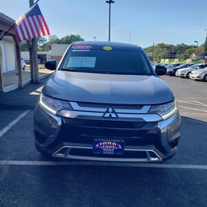2019 Mitsubishi Outlander ES - Photo 2 - Madison, OH 44057