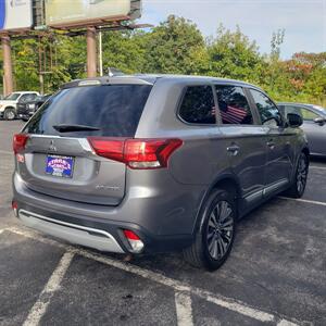 2019 Mitsubishi Outlander ES - Photo 4 - Madison, OH 44057