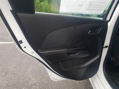 2019 Chevrolet Sonic LT Auto - Photo 9 - Madison, OH 44057