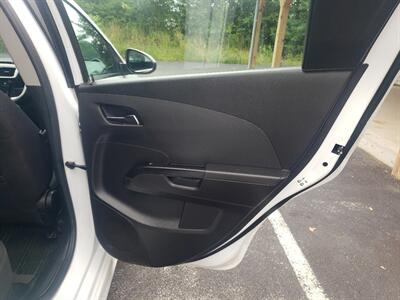 2019 Chevrolet Sonic LT Auto - Photo 14 - Madison, OH 44057