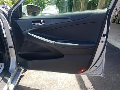 2013 Hyundai Sonata SE 2.0T - Photo 13 - Madison, OH 44057