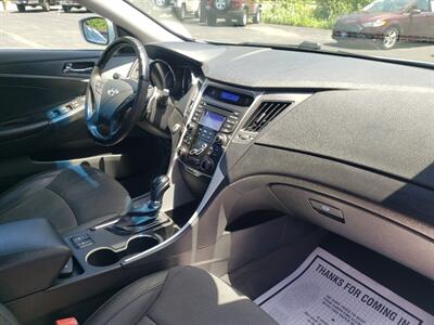 2013 Hyundai Sonata SE 2.0T - Photo 16 - Madison, OH 44057