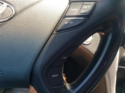 2013 Hyundai Sonata SE 2.0T - Photo 23 - Madison, OH 44057