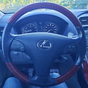 2009 Lexus ES 350   - Photo 24 - Madison, OH 44057