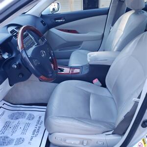 2009 Lexus ES 350   - Photo 9 - Madison, OH 44057