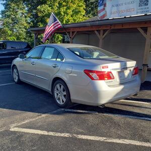 2009 Lexus ES 350   - Photo 6 - Madison, OH 44057