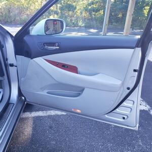 2009 Lexus ES 350   - Photo 14 - Madison, OH 44057