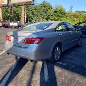 2009 Lexus ES 350   - Photo 4 - Madison, OH 44057