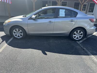 2013 Mazda MAZDA3 i SV - Photo 2 - Madison, OH 44057
