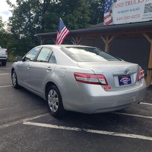 2010 Toyota Camry LE - Photo 6 - Madison, OH 44057