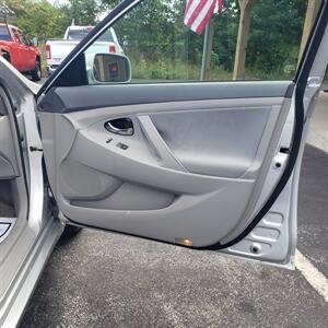 2010 Toyota Camry LE - Photo 13 - Madison, OH 44057