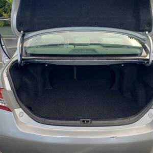 2010 Toyota Camry LE - Photo 10 - Madison, OH 44057