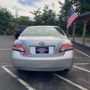 2010 Toyota Camry LE - Photo 5 - Madison, OH 44057