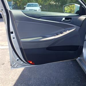 2013 Hyundai SONATA SE 2.0T   - Photo 11 - Madison, OH 44057