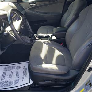 2013 Hyundai SONATA SE 2.0T   - Photo 8 - Madison, OH 44057